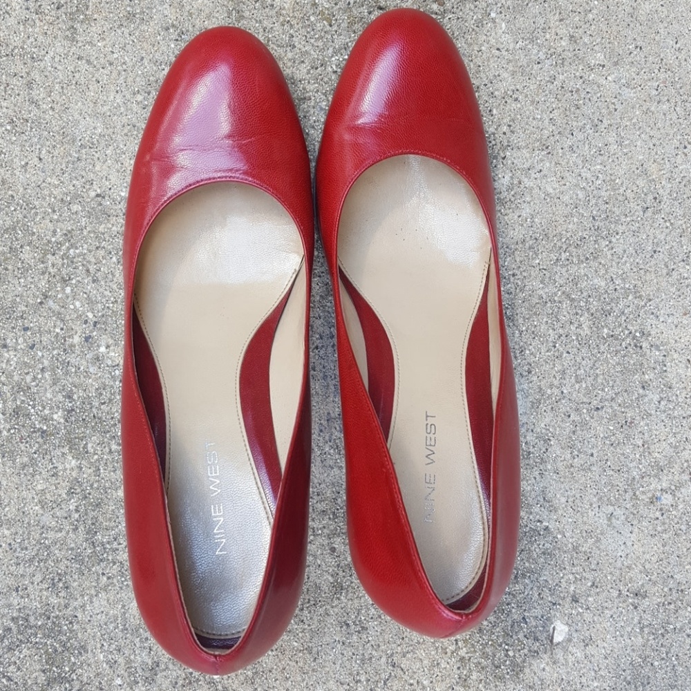 Nine west red pump - Picture 3 of 5